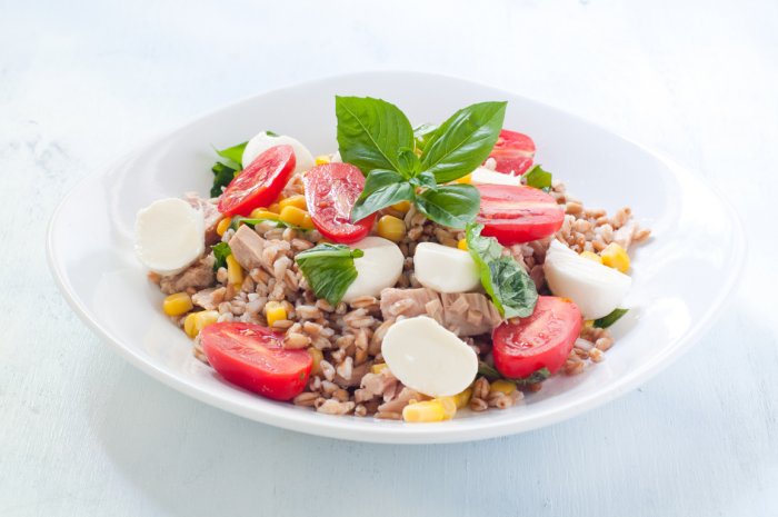 Insalata di farro con tonno