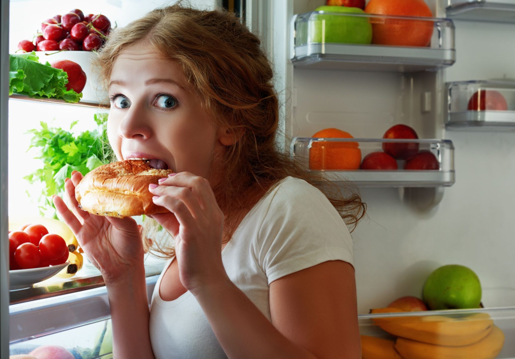 A girl sneaks to her refrigerator at mid-night to eat snacks which subsequently results to insomnia.
